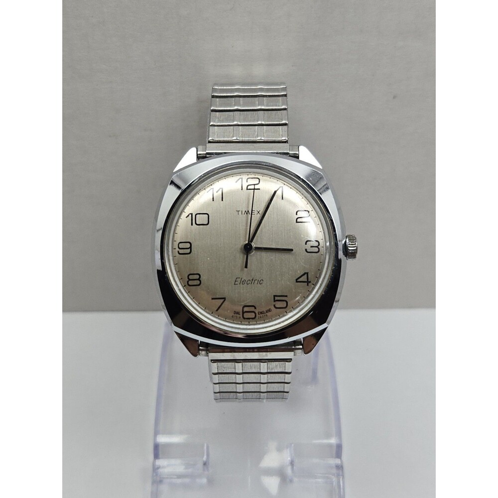 Vintage 1979 Timex Electric Mens Cushion Champagne Dial Watch New Battery